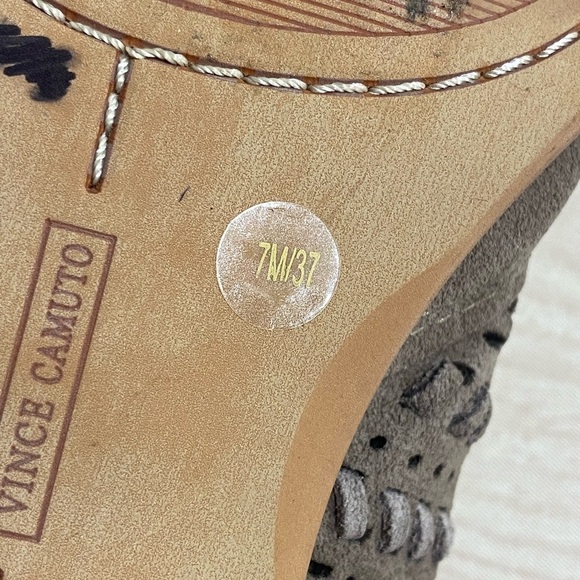 Vince Camuto Boots Womens 7 M Prasata Cutout Ankle Booties Beige Suede Pull On - Picture 7 of 7